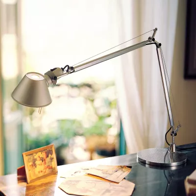 Artemide LED lampa na písací stôl Artemide Tolomeo stmievač