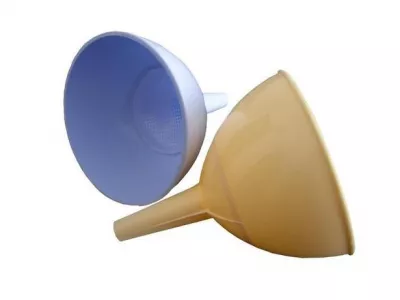 Plzeňské Dílo Plastový lievik 10cm so sitkom